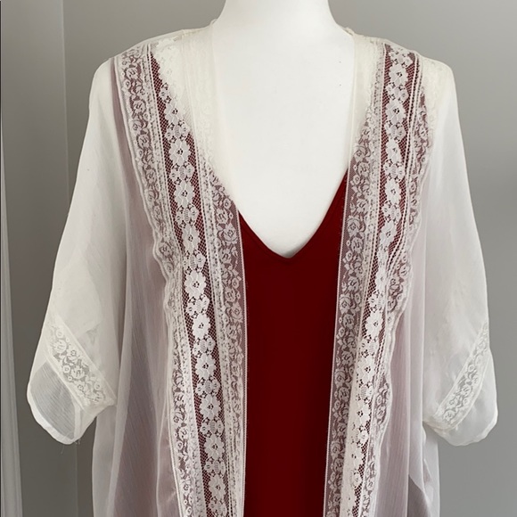 NWOT beautiful lace and fringe kimono - Picture 3 of 7